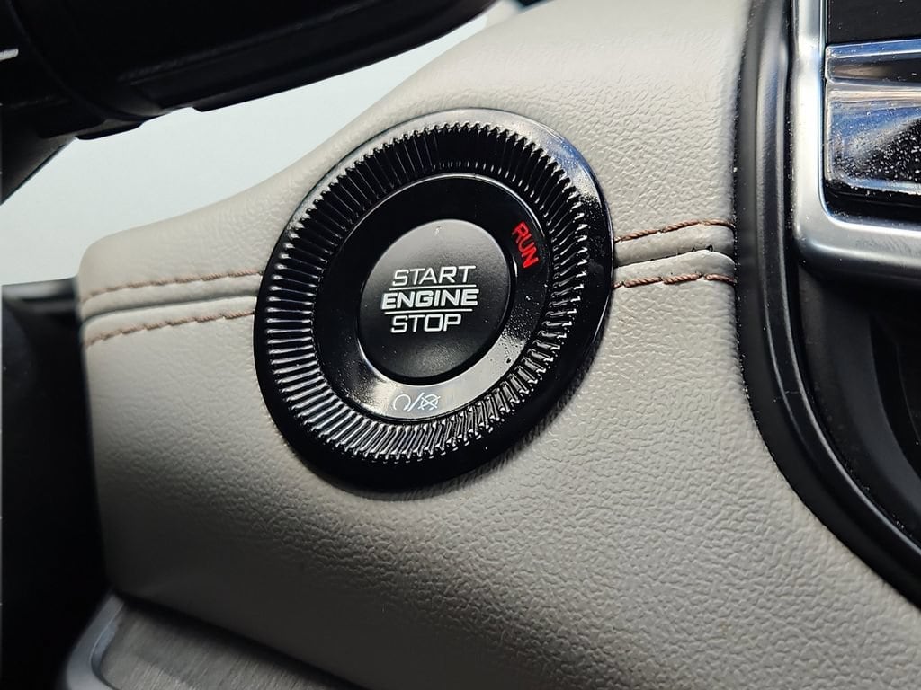 2025 Jeep Compass Limited - Photo 23