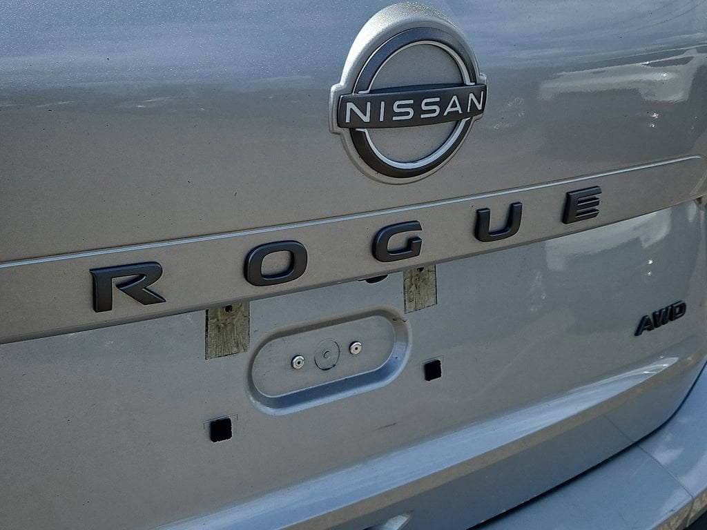 2025 Nissan Rogue SV - Photo 12