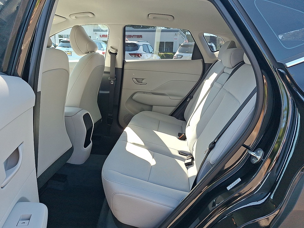 2024 Hyundai Kona SE - Photo 13