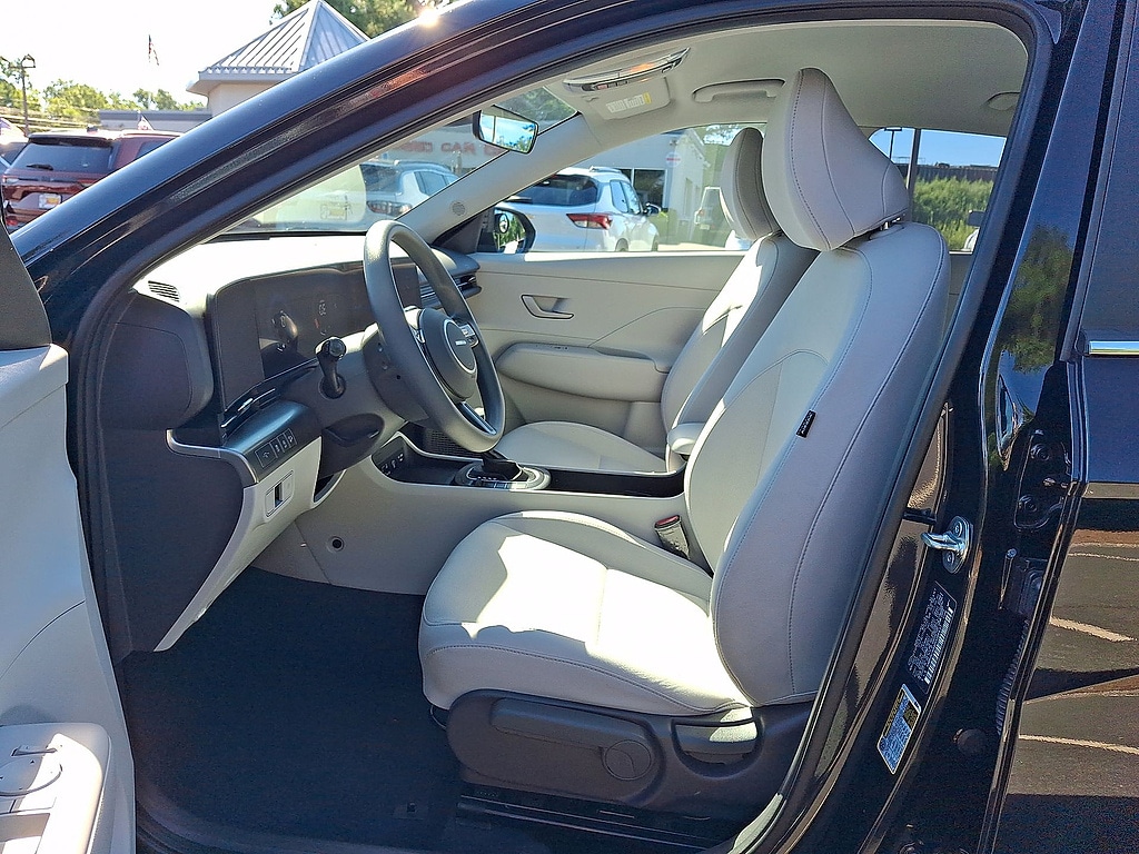 2024 Hyundai Kona SE - Photo 14