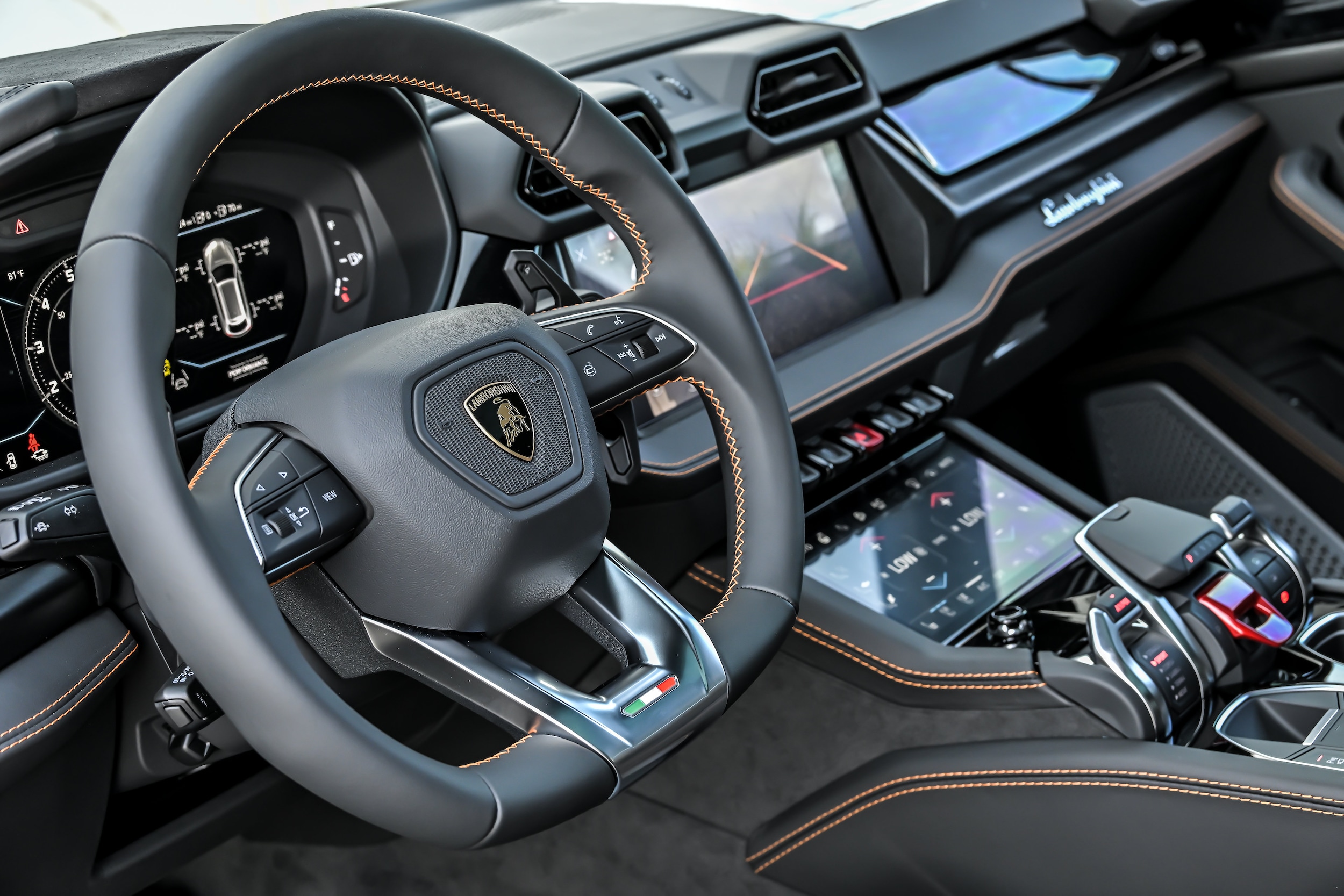 2026 Lamborghini Urus SE - Photo 25