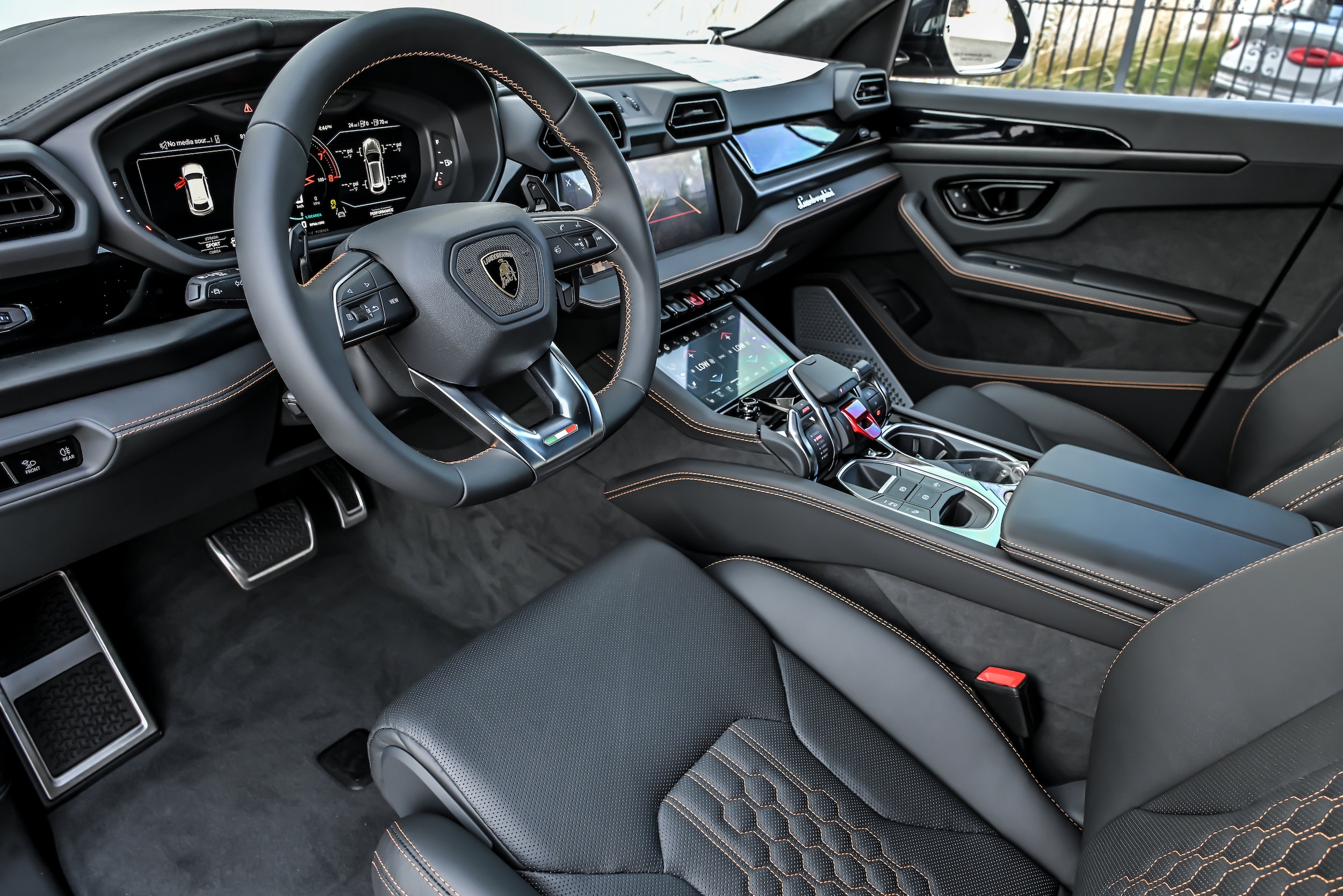 2026 Lamborghini Urus SE - Photo 19