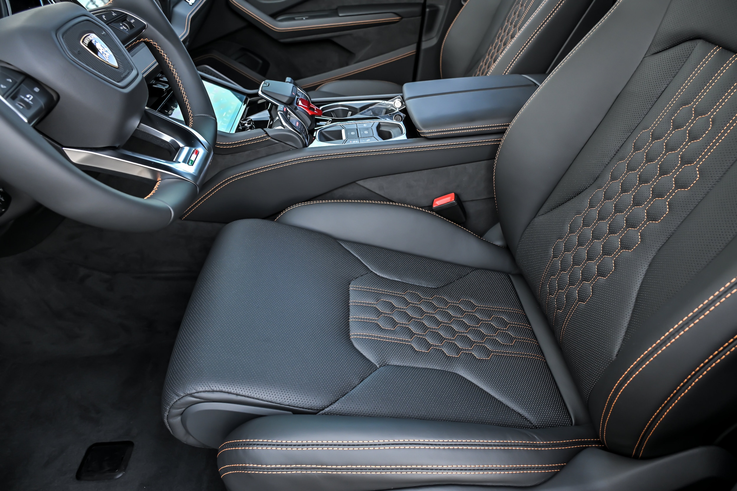 2026 Lamborghini Urus SE - Photo 20
