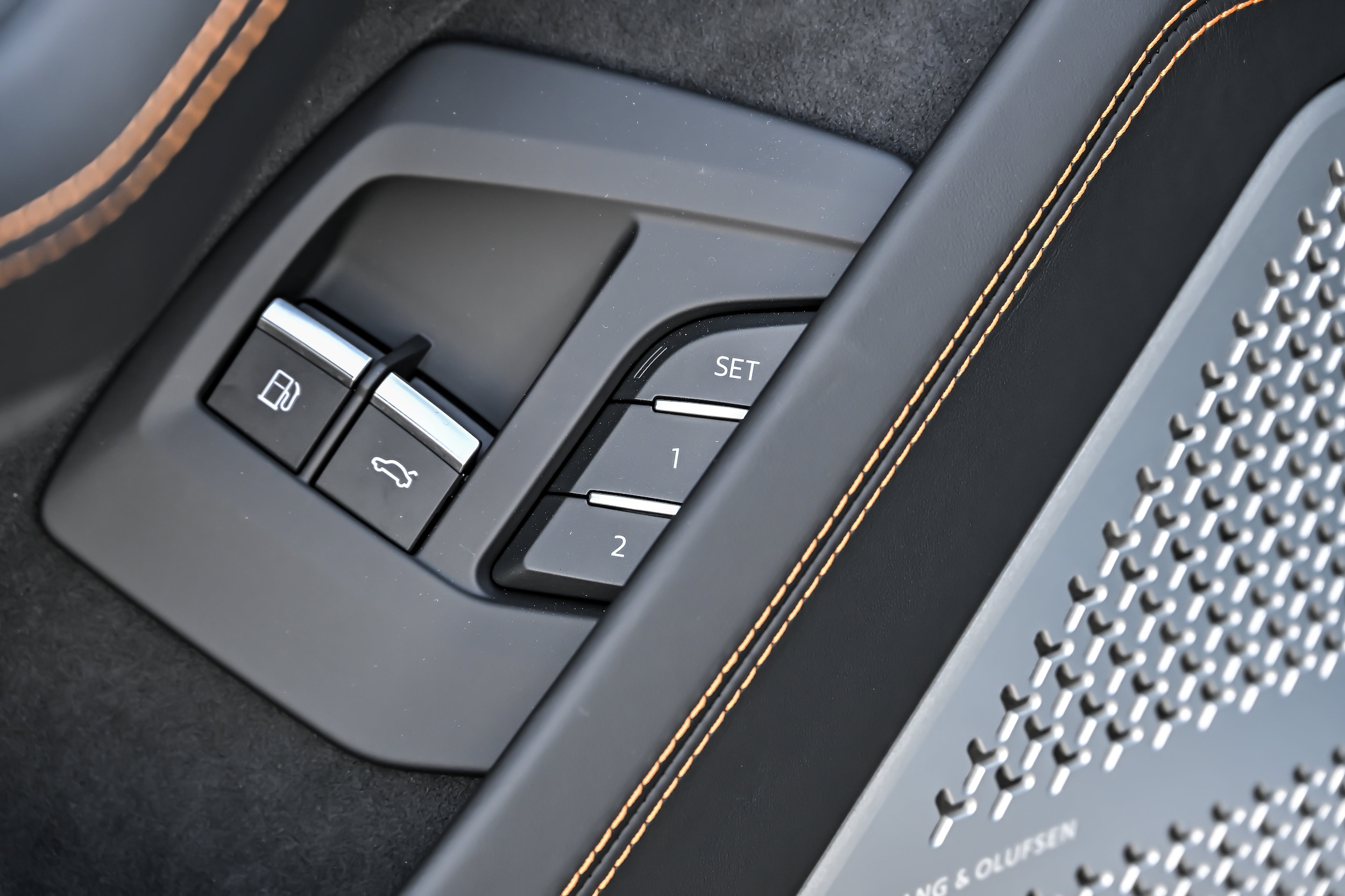 2026 Lamborghini Urus SE - Photo 17