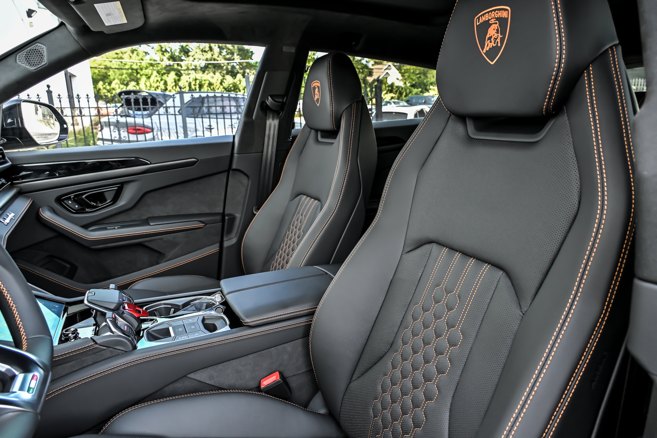 2026 Lamborghini Urus SE - Photo 21
