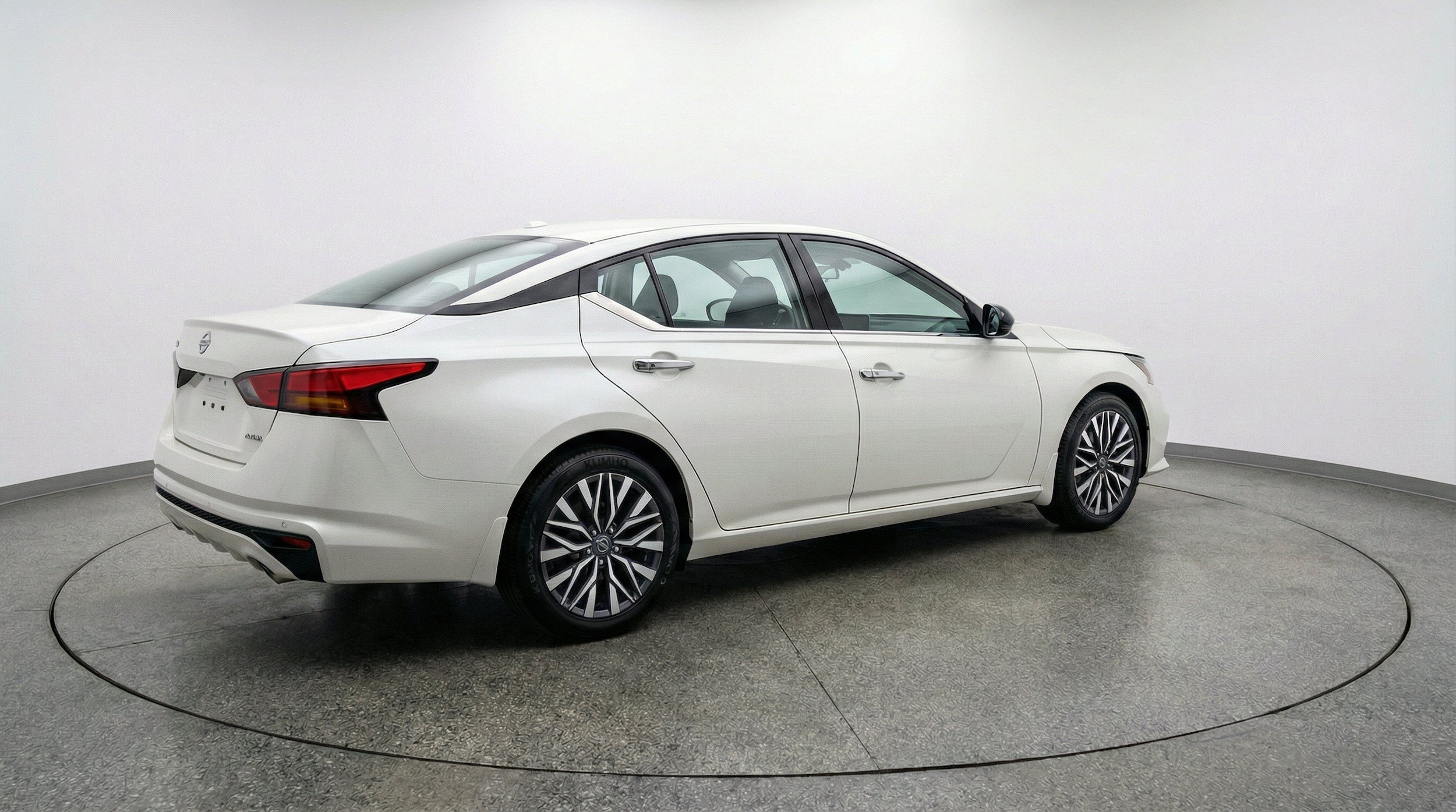 Thumbnail: 2025 Nissan Altima - 9