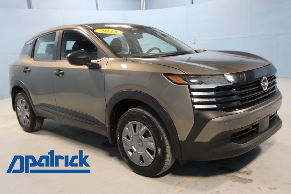 2025 Nissan Kicks S