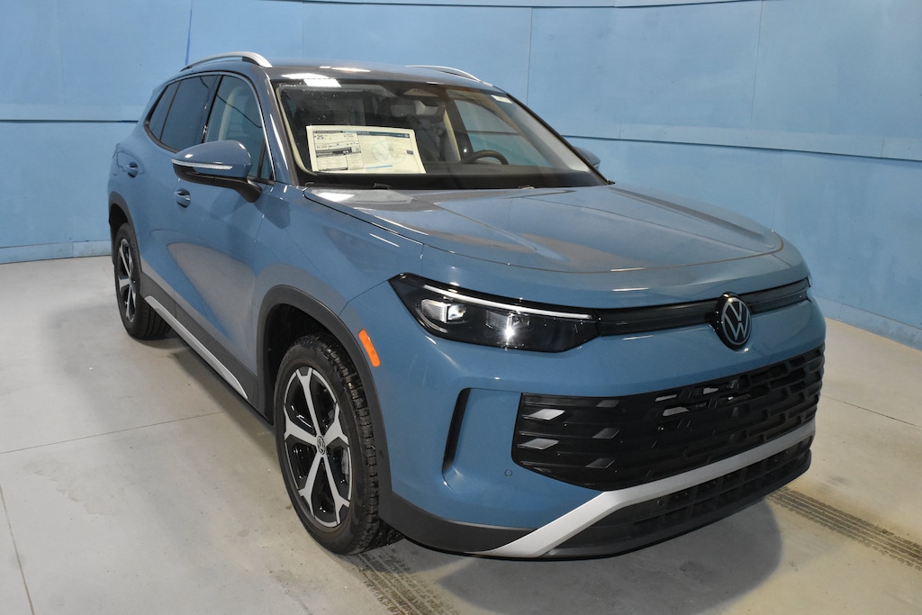 New 2026 Volkswagen Tiguan SE SUV