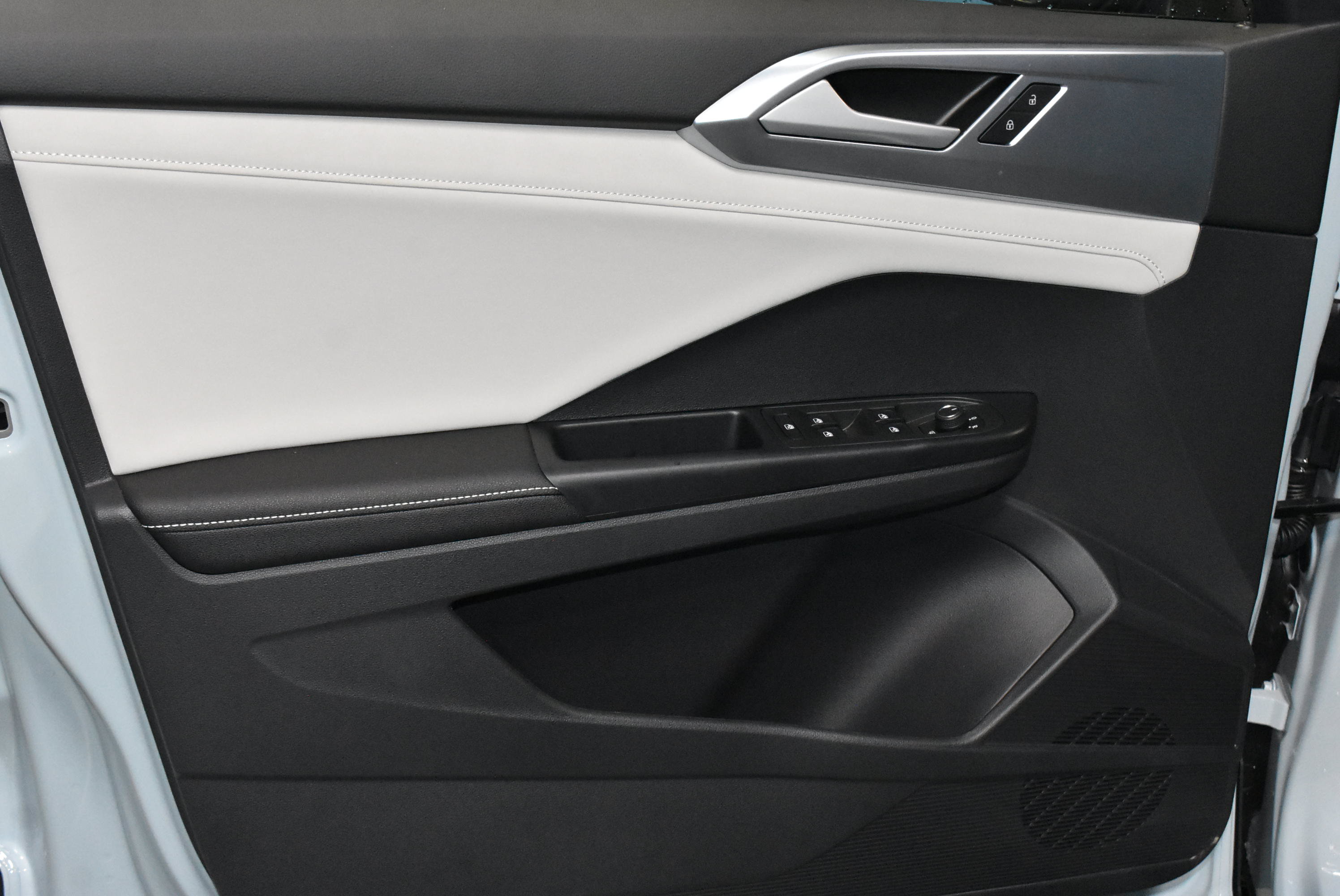 New 2027 Volkswagen Taos SE SUV