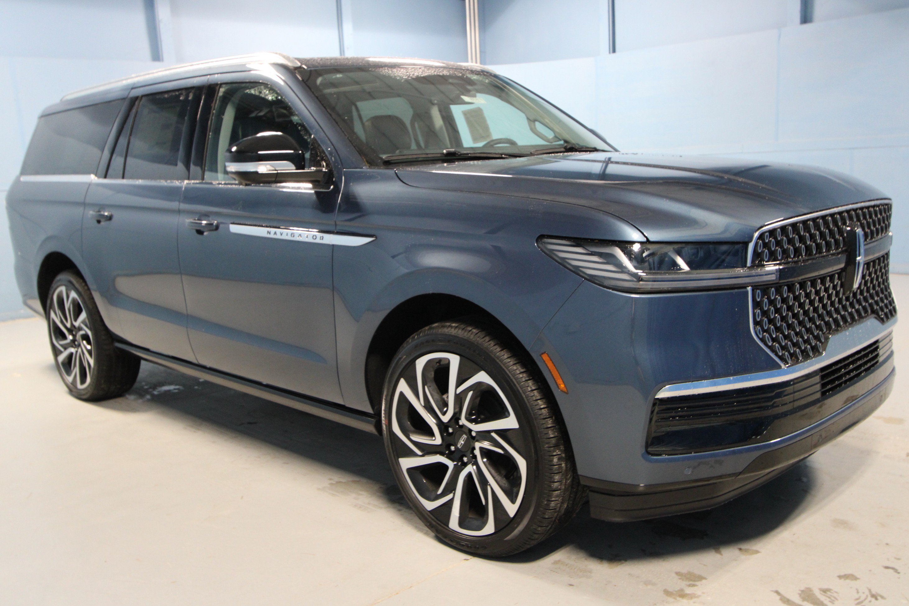 2027 Lincoln Navigator L Reserve SUV