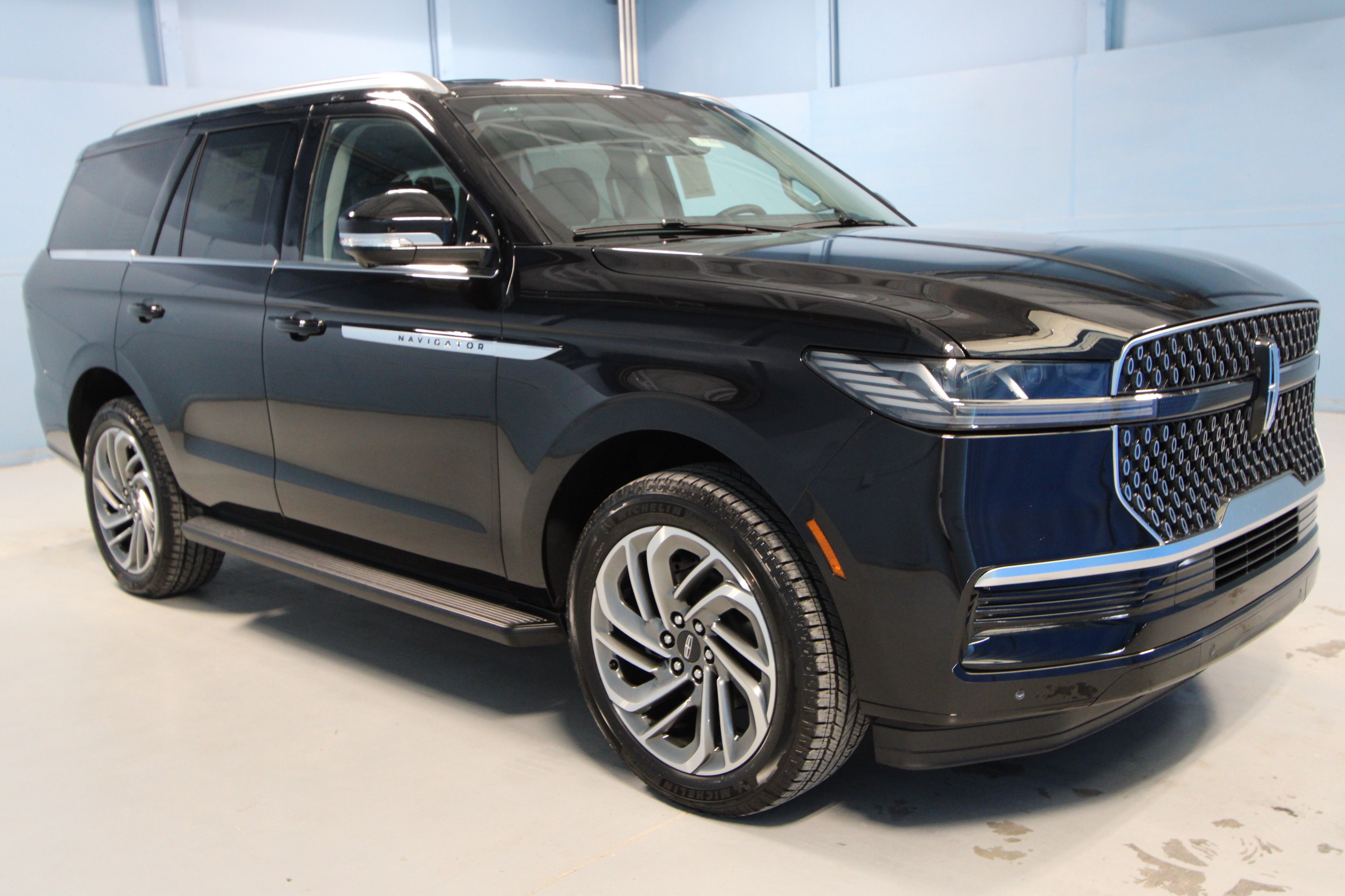 2027 Lincoln Navigator Premiere SUV
