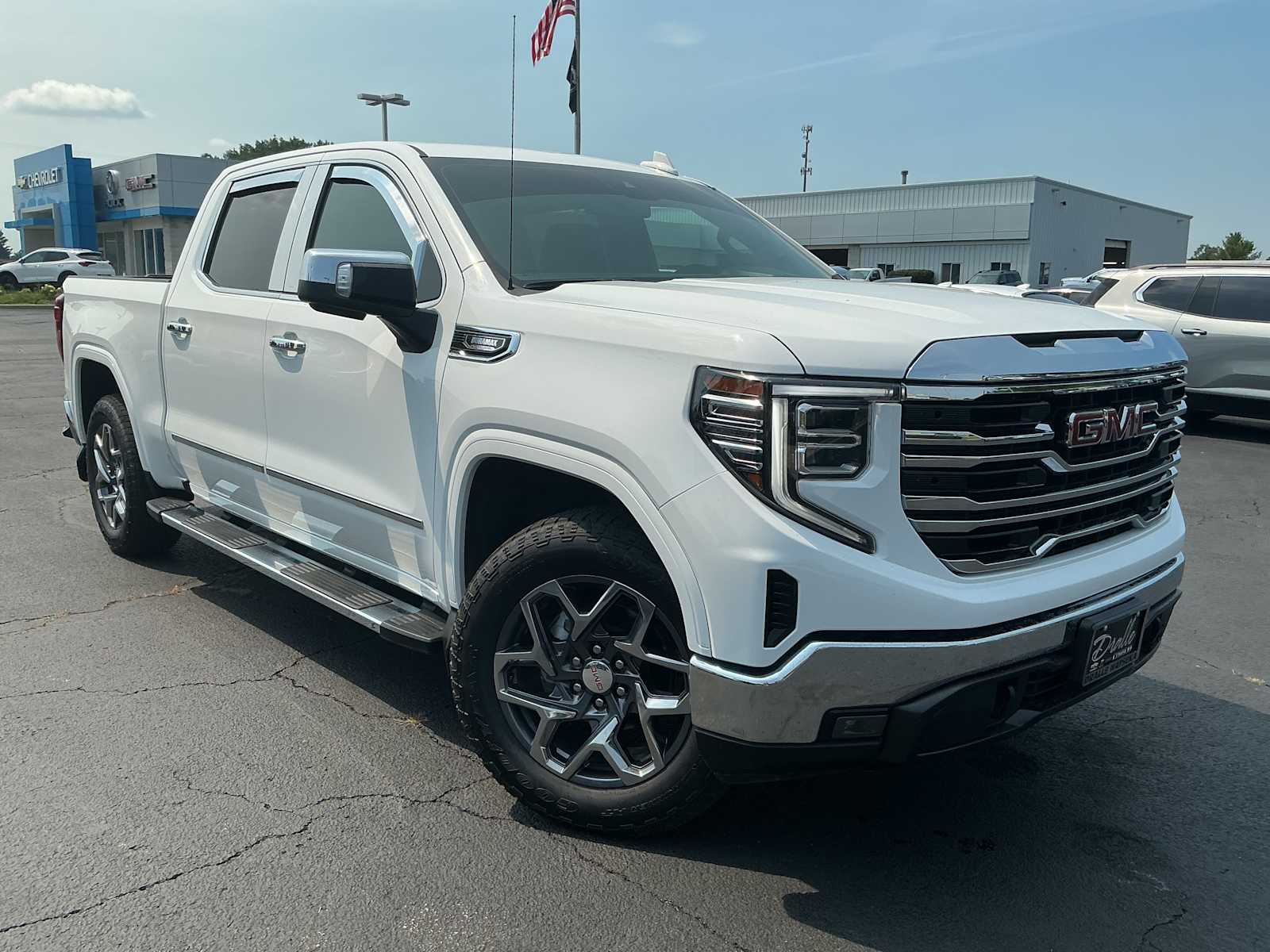 2025 GMC Sierra 1500 SLT