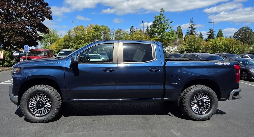 Used 2021 Chevrolet Silverado 1500 Crew Cab Lt Pickup 4d 5 3/4 Ft 4wd Truck