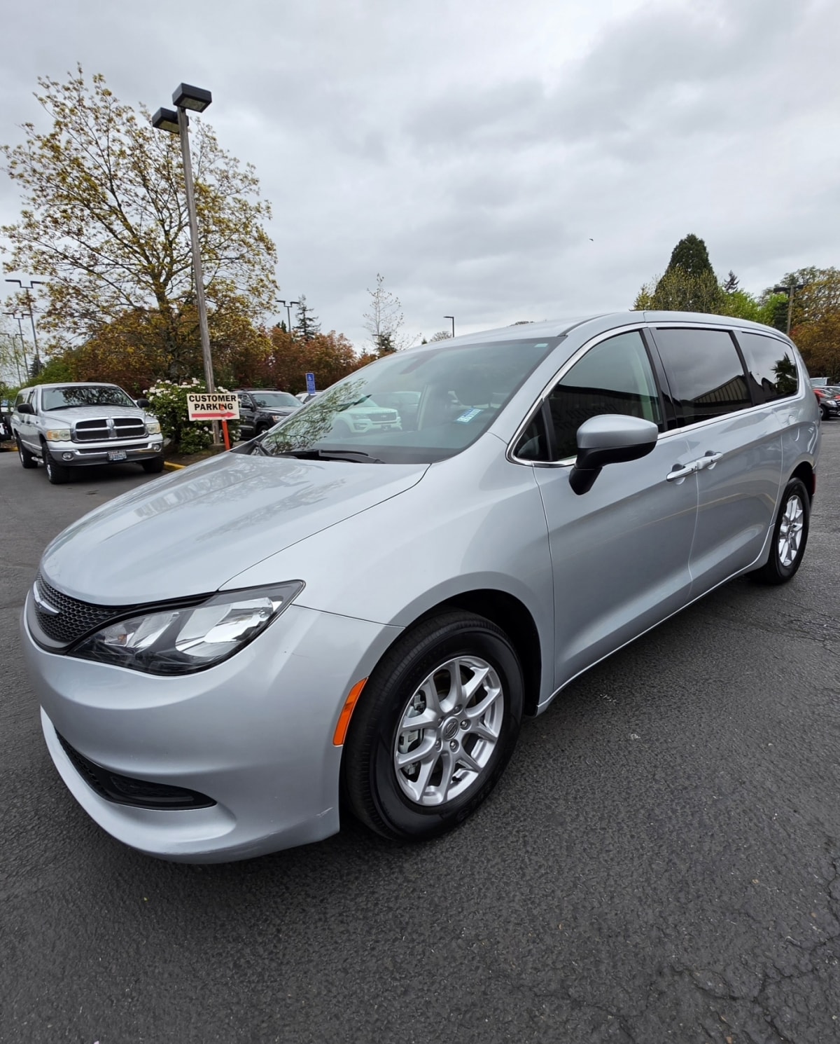 2022 Chrysler Voyager