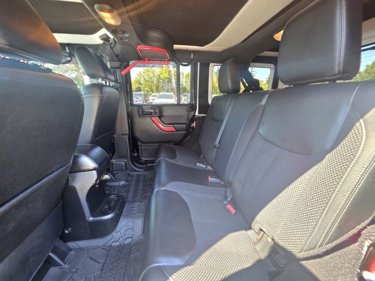 2017 Jeep Wrangler Unlimited Sahara - Photo 13