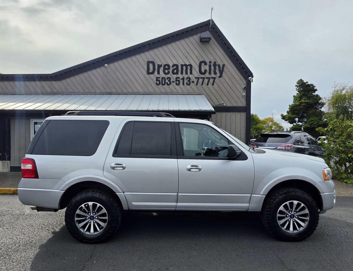 Used 2017 Ford Expedition Xlt Sport Utility 4d 4wd SUV