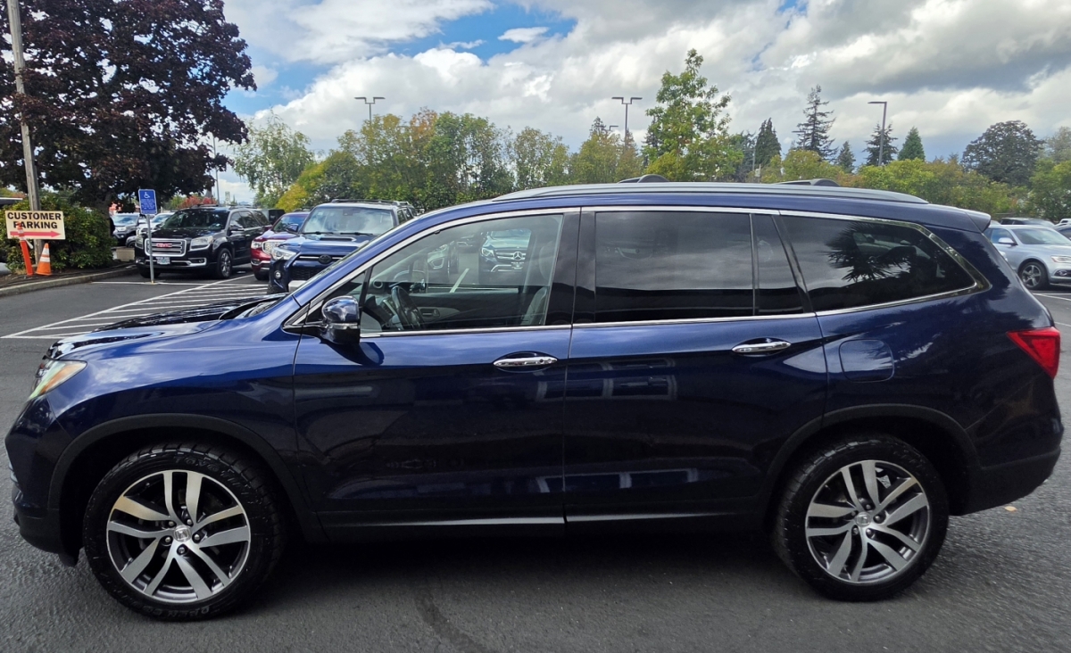 Used 2016 Honda Pilot Touring Sport Utility 4d Awd SUV
