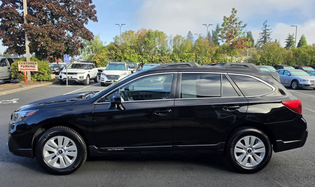 Used 2018 Subaru Outback 2.5i Premium Wagon 4d Awd Wagon