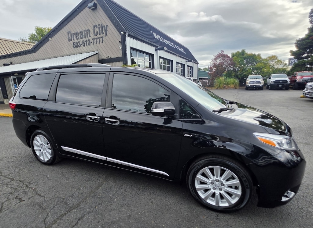 Used 2017 Toyota Sienna AWD Limited Premium Minivan 4d Minivan