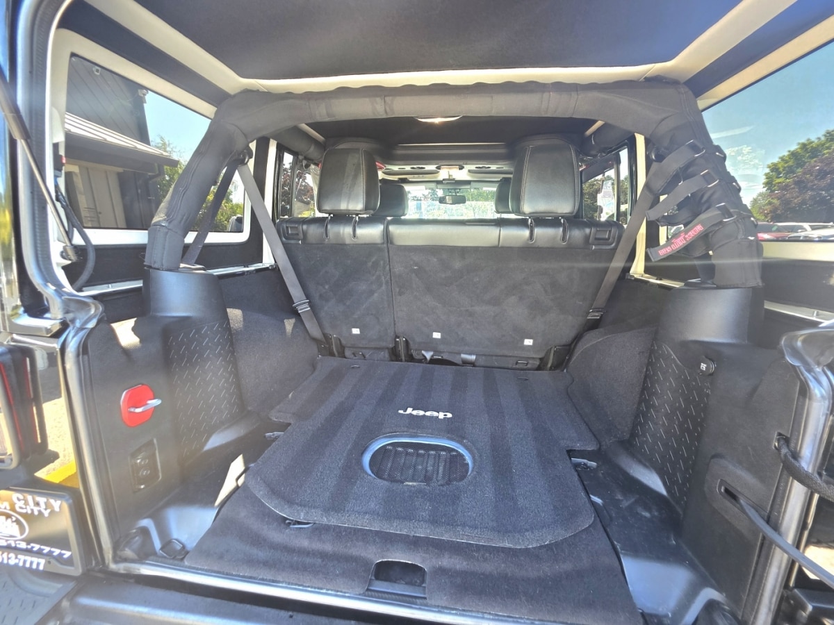 2017 Jeep Wrangler Unlimited Sahara - Photo 14