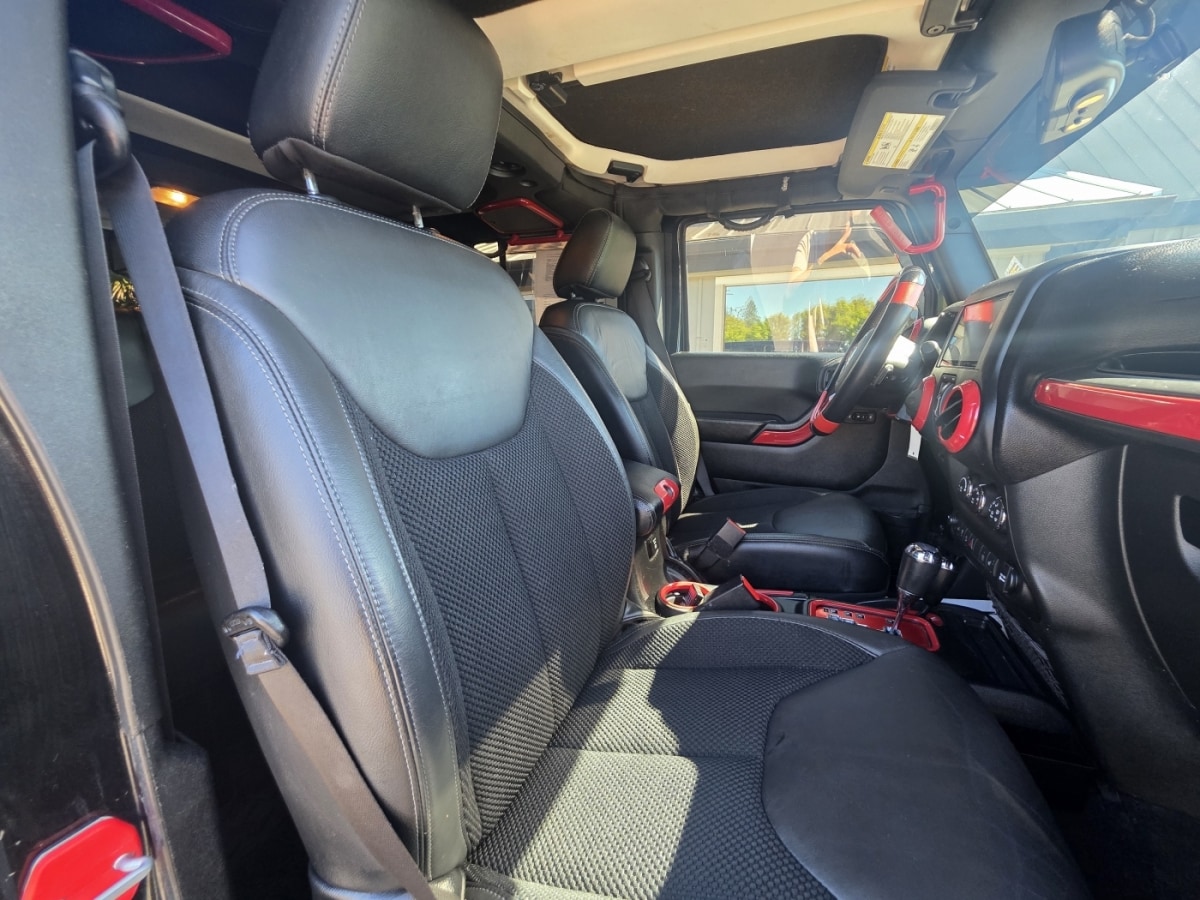 2017 Jeep Wrangler Unlimited Sahara - Photo 10