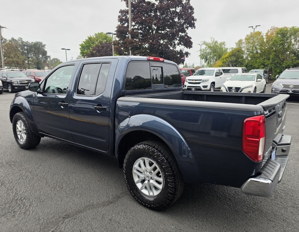 Used 2016 Nissan Frontier Crew Cab Sv Pickup 4d 5 Ft 4wd Truck