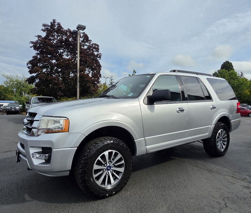 Used 2017 Ford Expedition Xlt Sport Utility 4d 4wd SUV