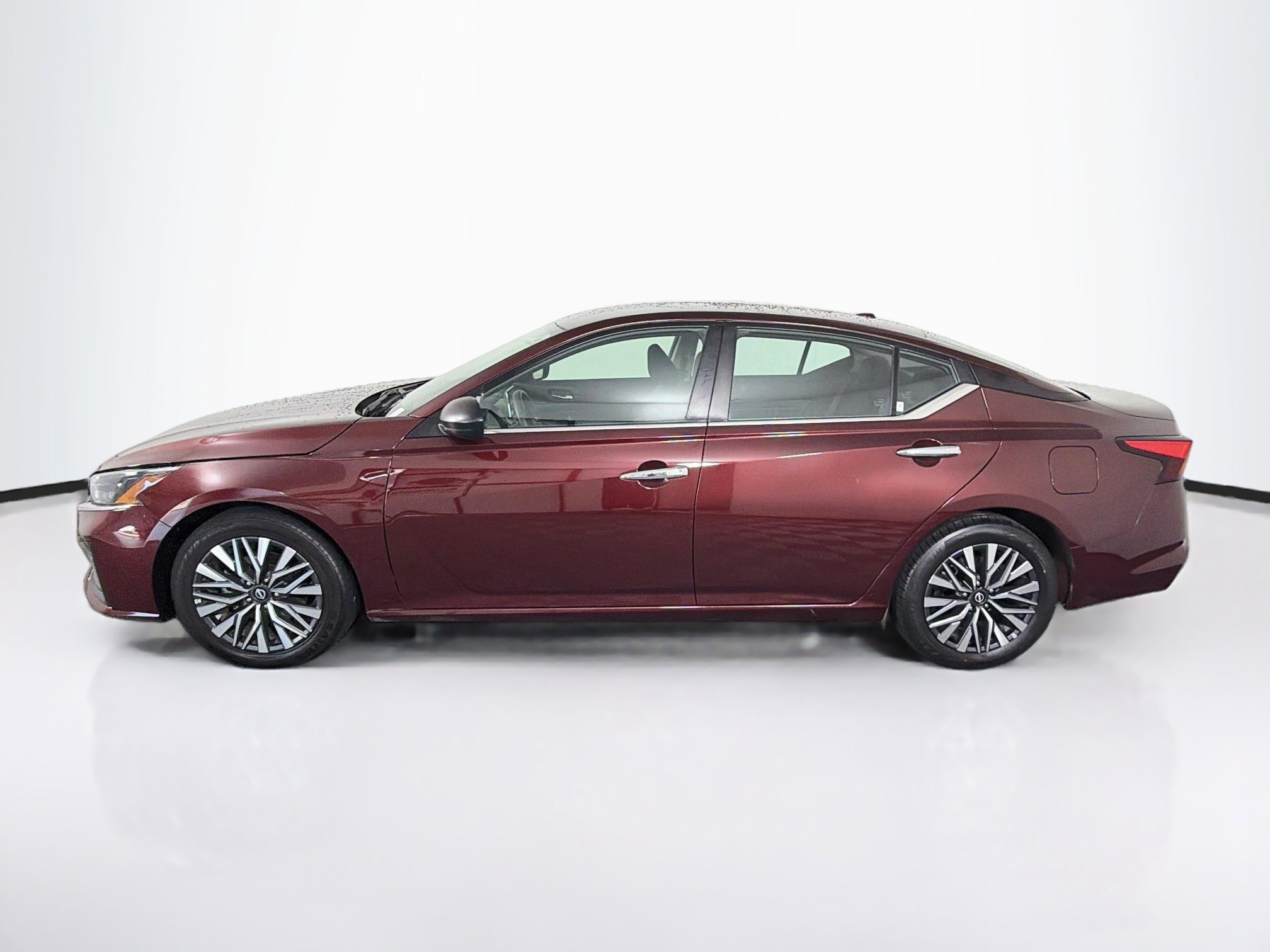 Used 2025 Nissan Altima SV SV FWD