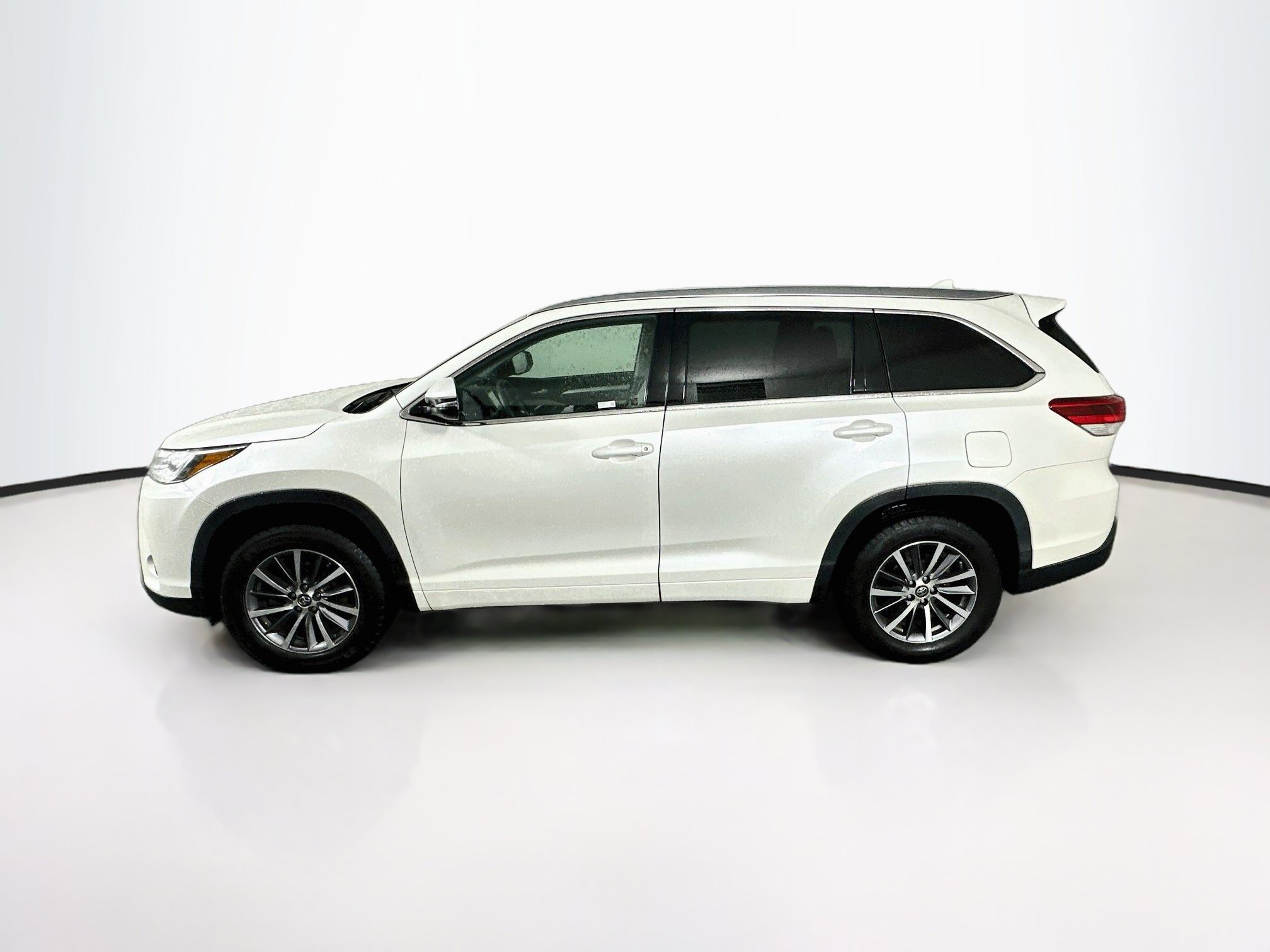 Used 2017 Toyota Highlander XLE XLE V6 FWD
