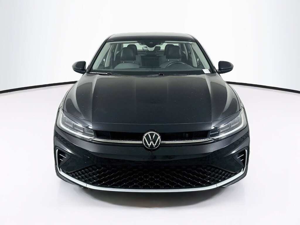 Used 2025 Volkswagen Jetta SE SE Auto