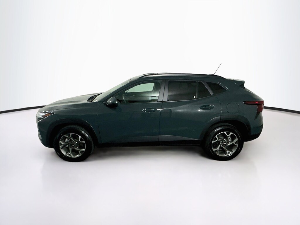 Used 2025 Chevrolet Trax LT FWD LT