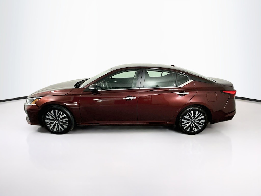 Used 2025 Nissan Altima SV SV FWD
