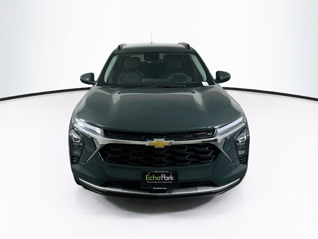 Used 2025 Chevrolet Trax LT FWD LT