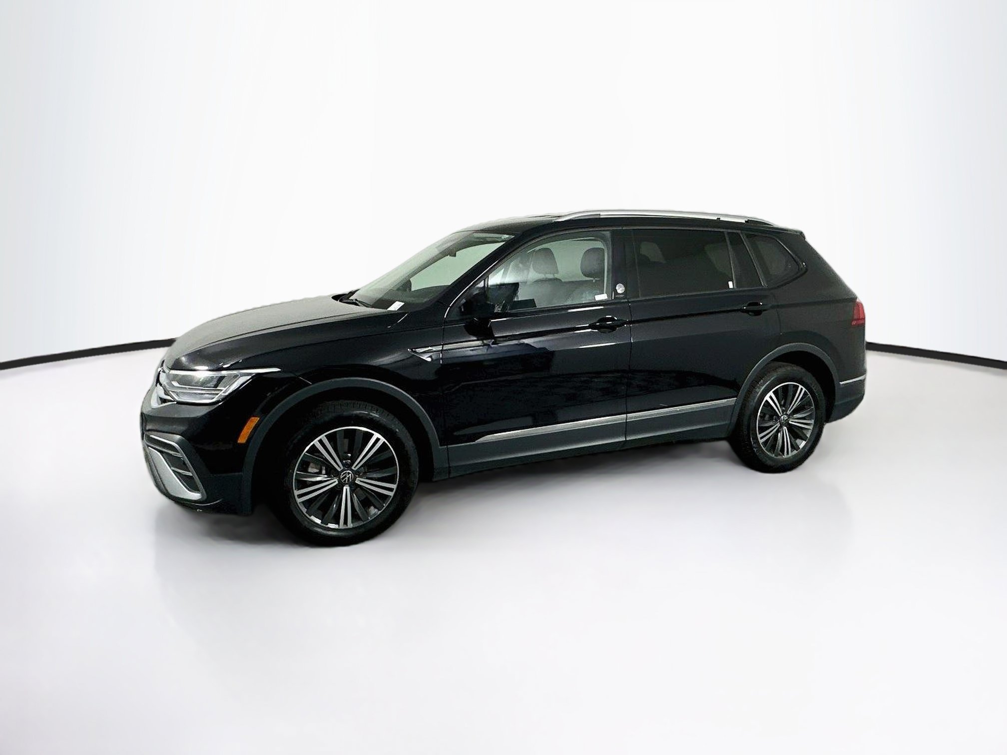 Used 2024 Volkswagen Tiguan Wolfsburg Edition 2.0T Wolfsburg Edition FWD