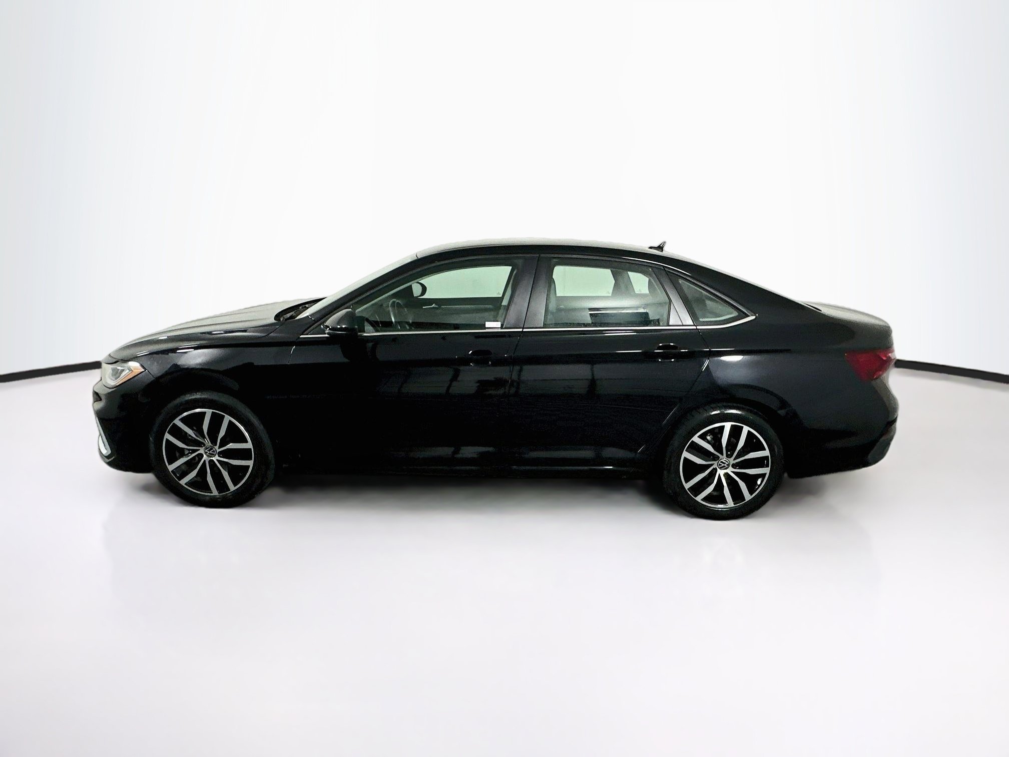 Used 2025 Volkswagen Jetta SE SE Auto