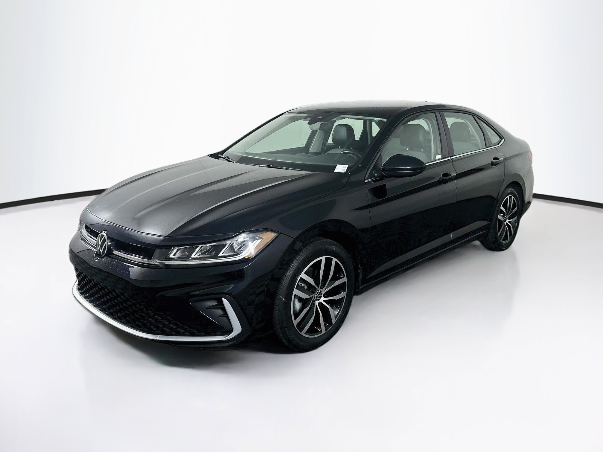 Used 2025 Volkswagen Jetta SE SE Auto