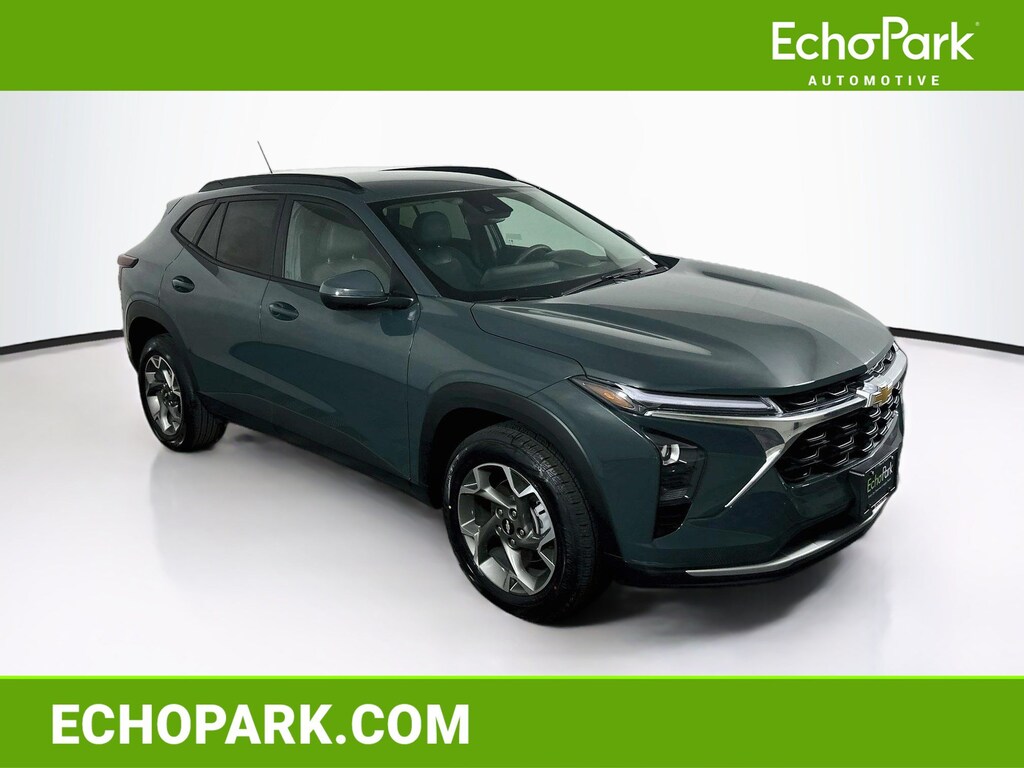 Used 2025 Chevrolet Trax LT FWD LT