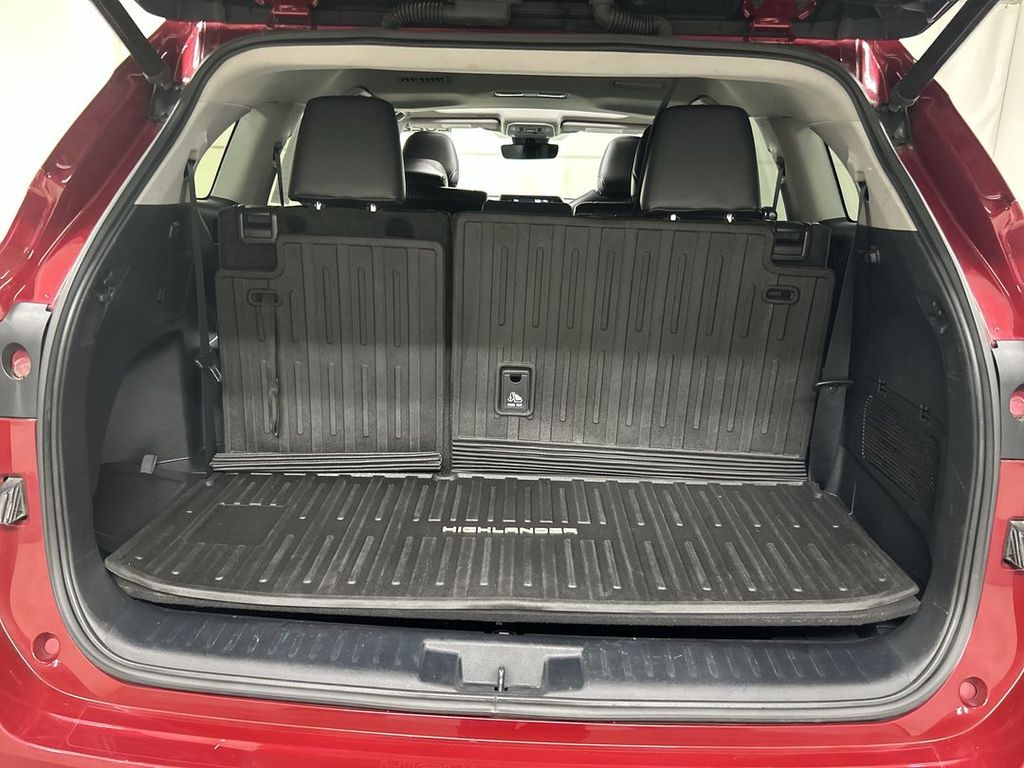 2022 Toyota Highlander XLE - Photo 23