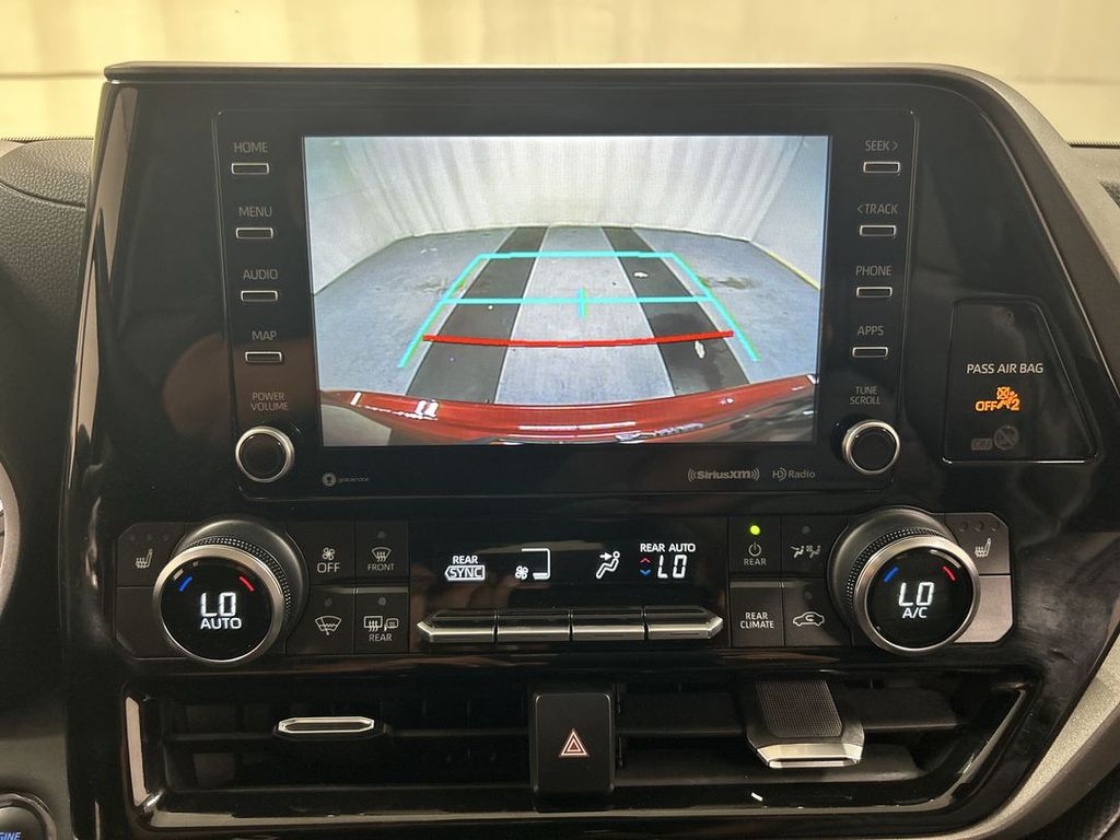 2022 Toyota Highlander XLE - Photo 15