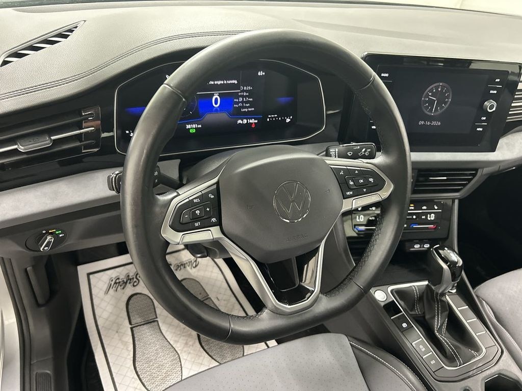 Certified 2025 Volkswagen Jetta 1.5T SE Sedan