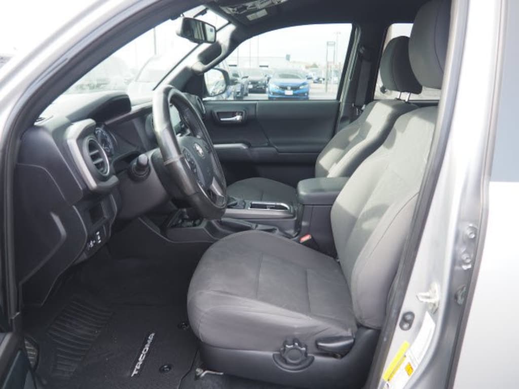 Used 2016 Toyota Tacoma 4WD Truck Double Cab