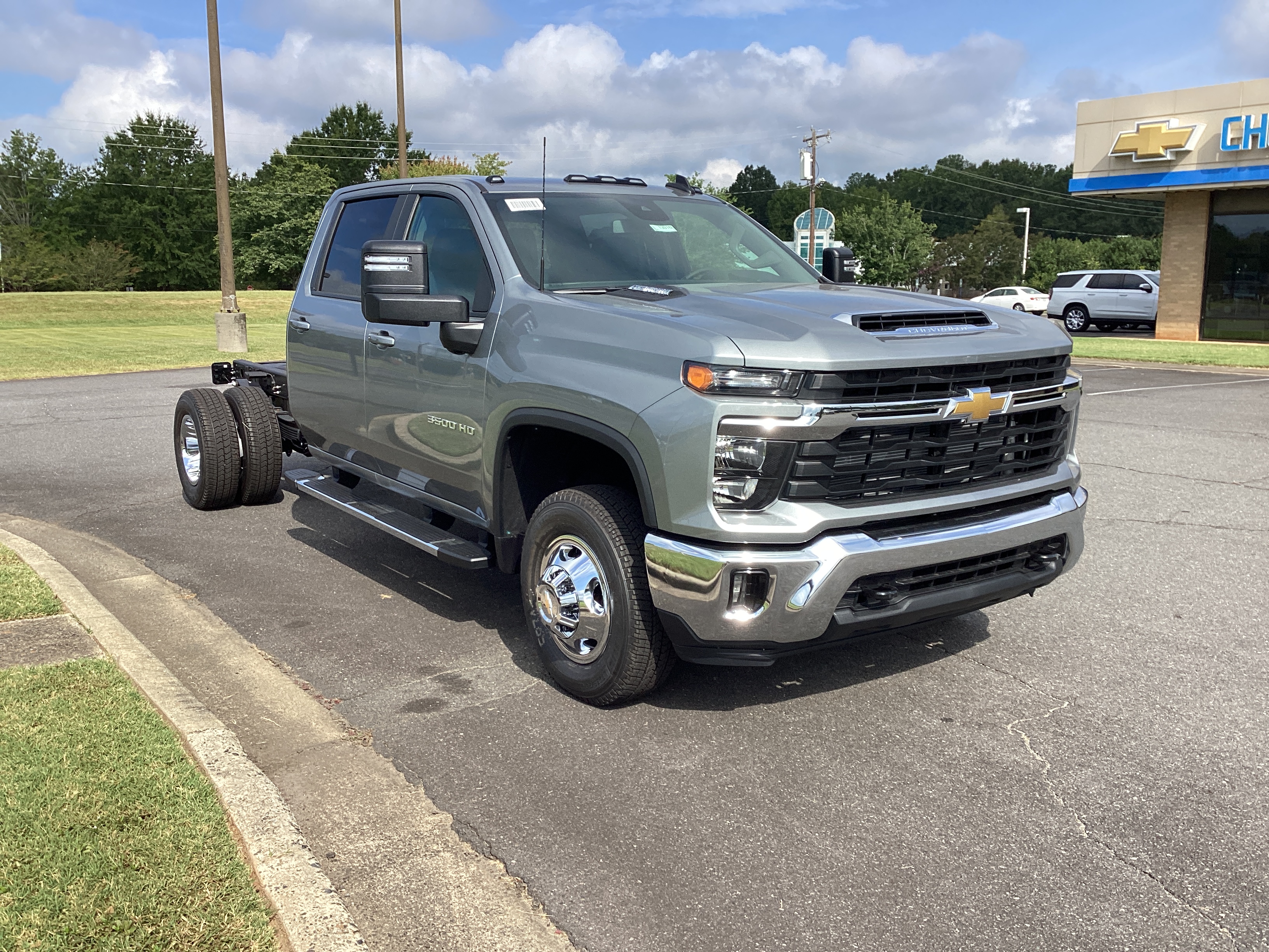  Chevrolet Silverado 3500 HD Chassis Cab