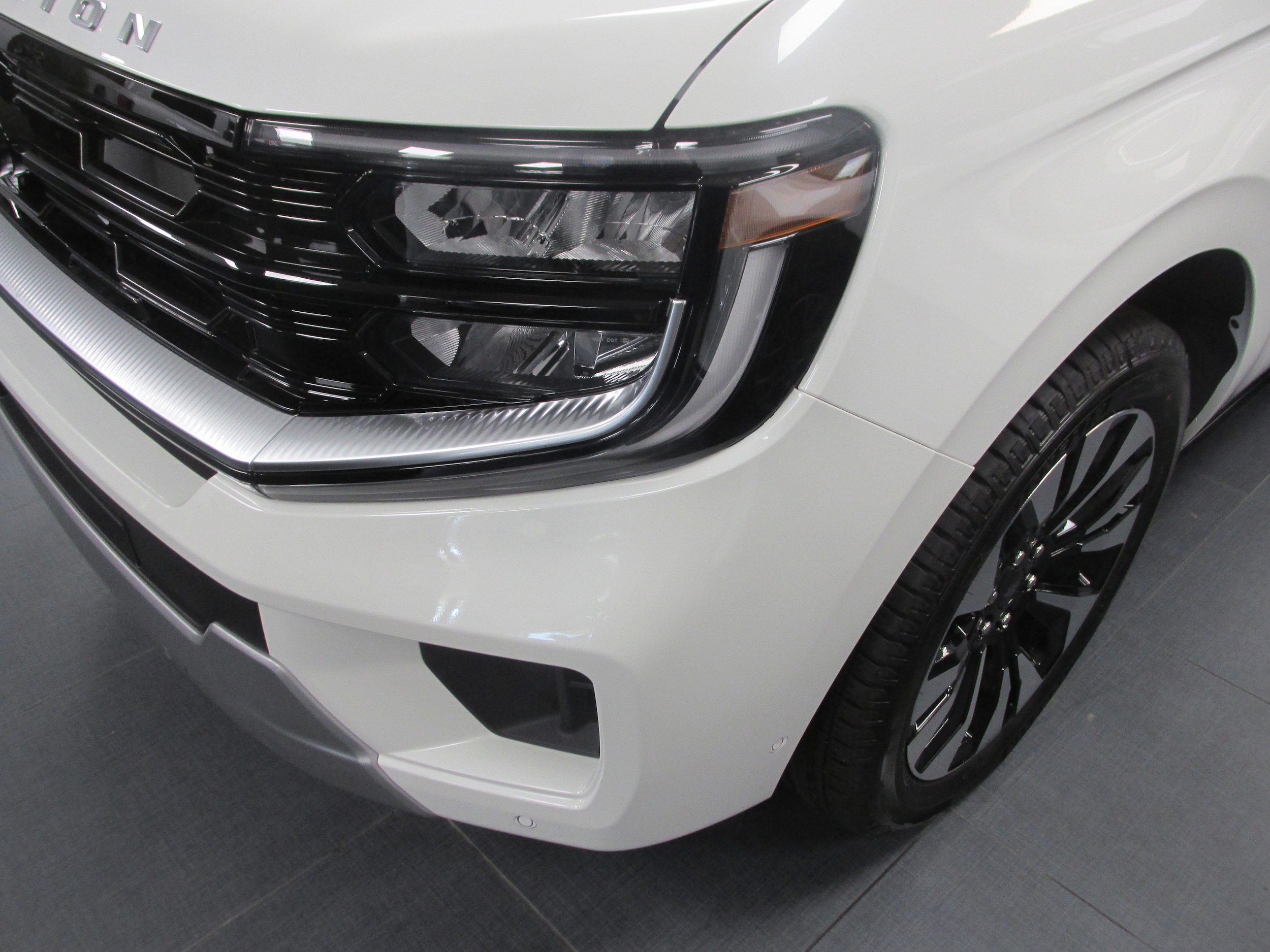2025 Ford Expedition Platinum - Photo 8