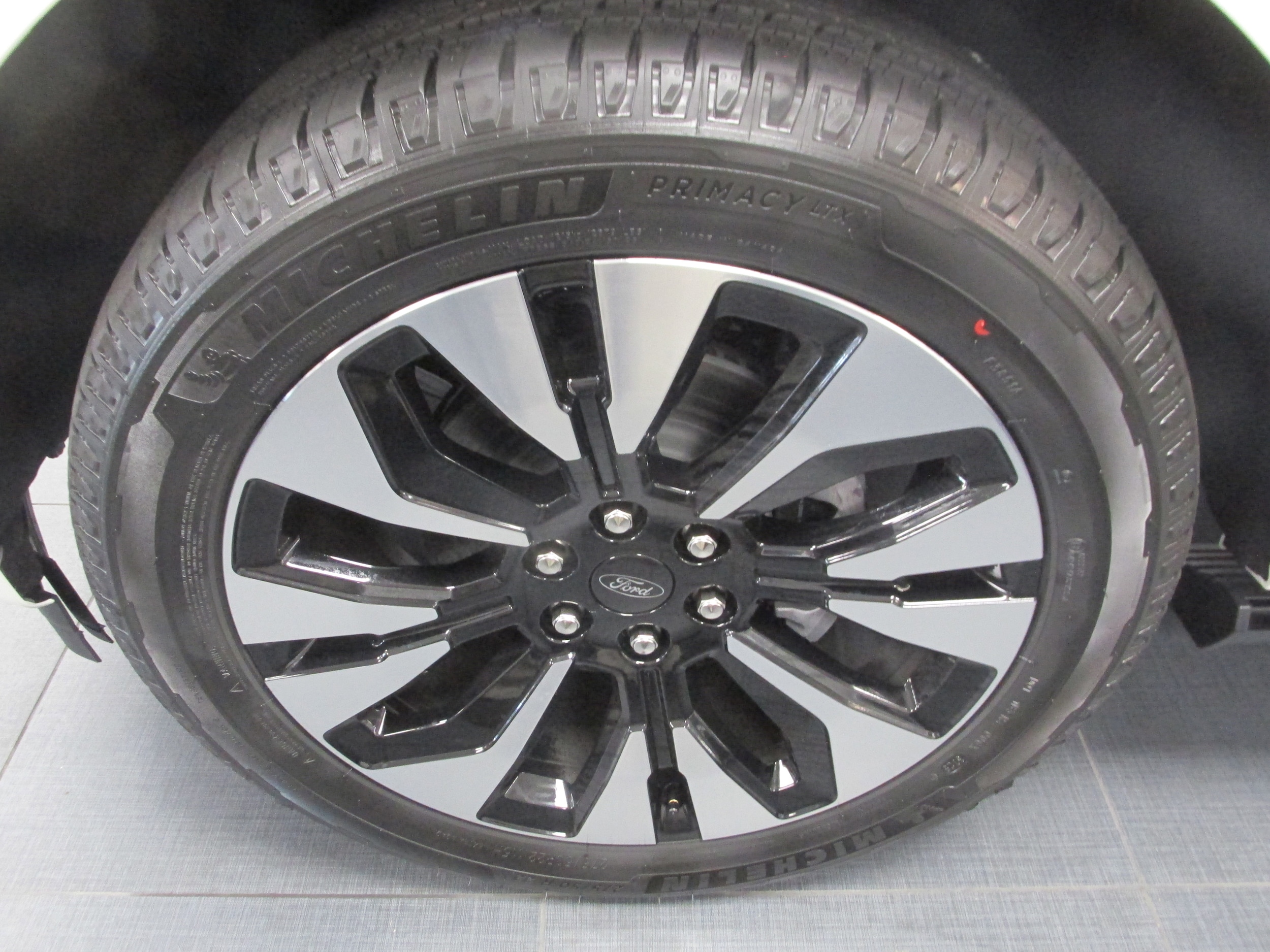2025 Ford Expedition Platinum - Photo 12