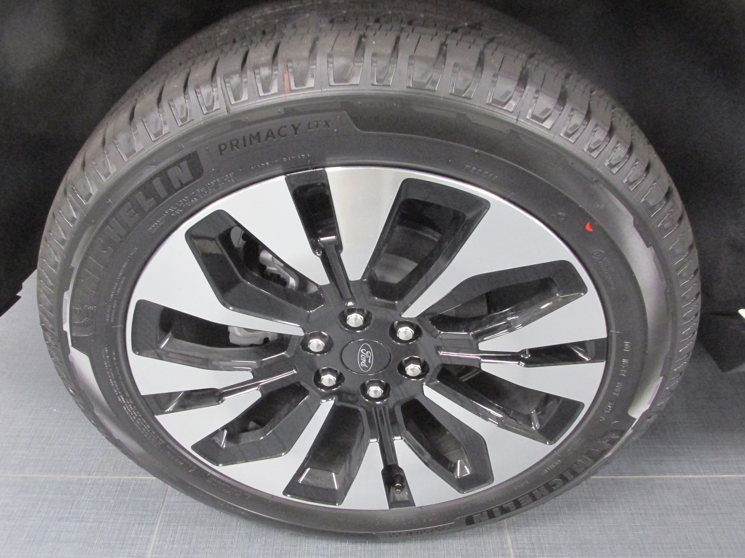 2025 Ford Expedition Platinum - Photo 14