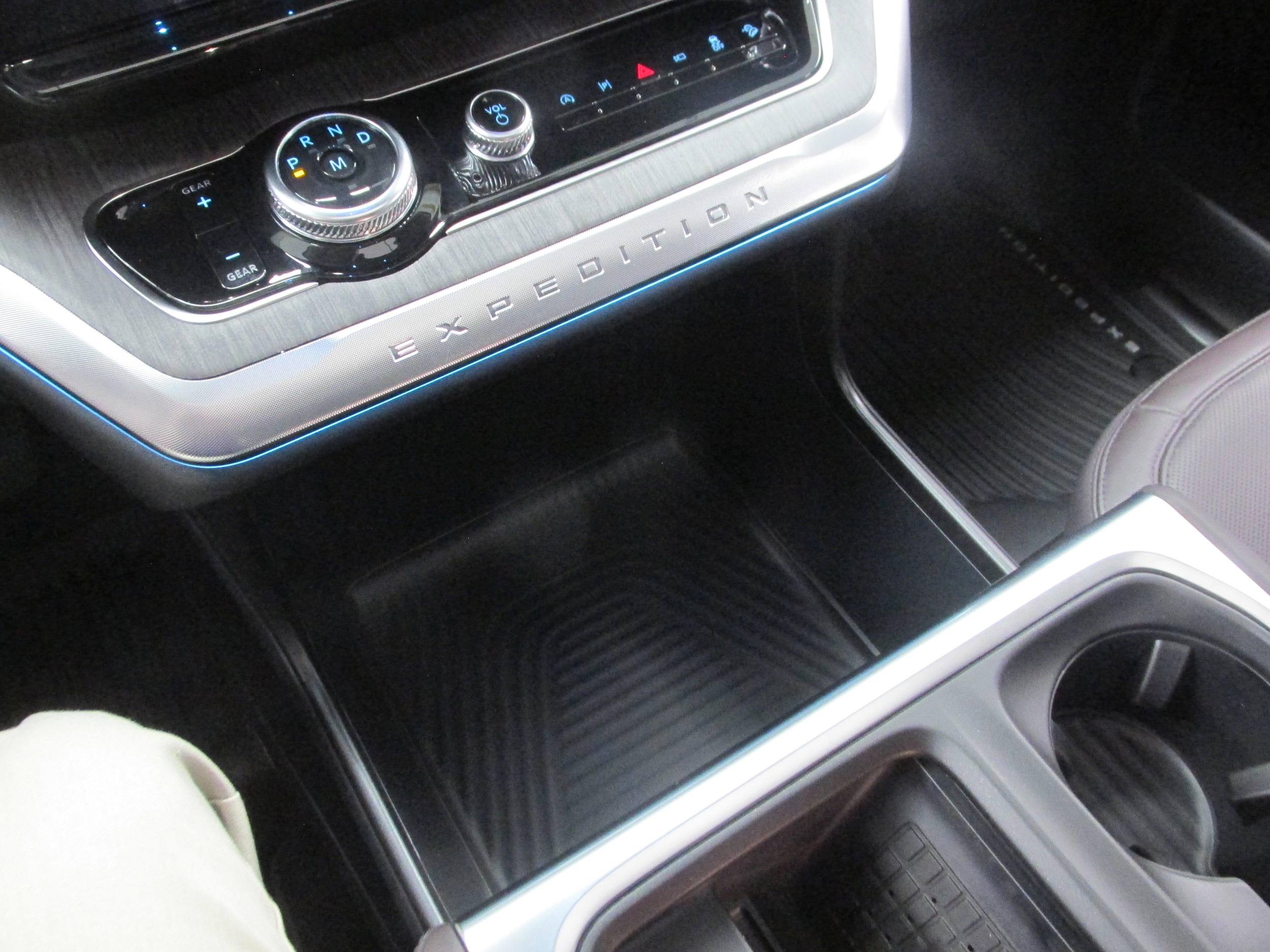 2025 Ford Expedition Platinum - Photo 44