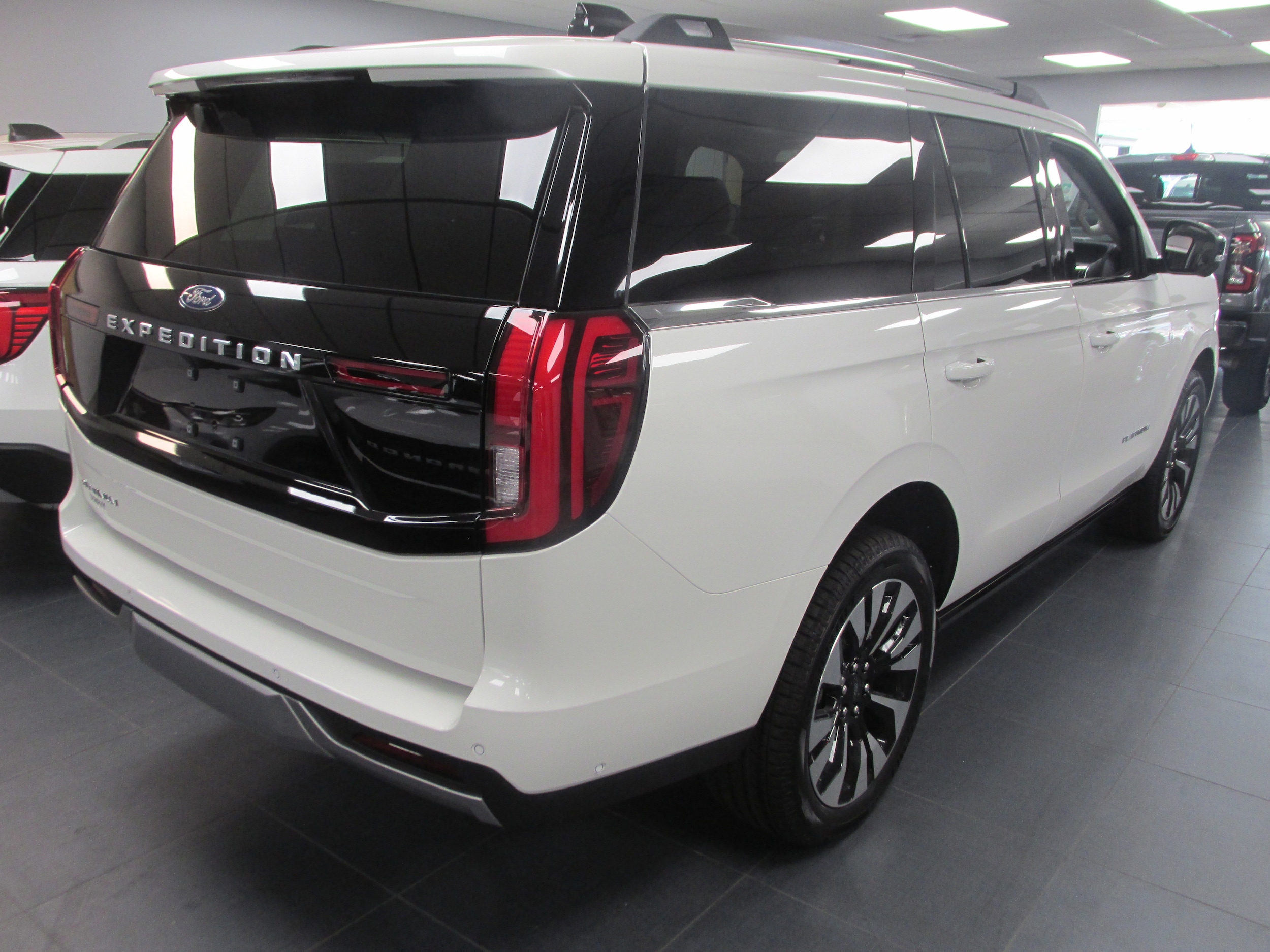 2025 Ford Expedition Platinum - Photo 4