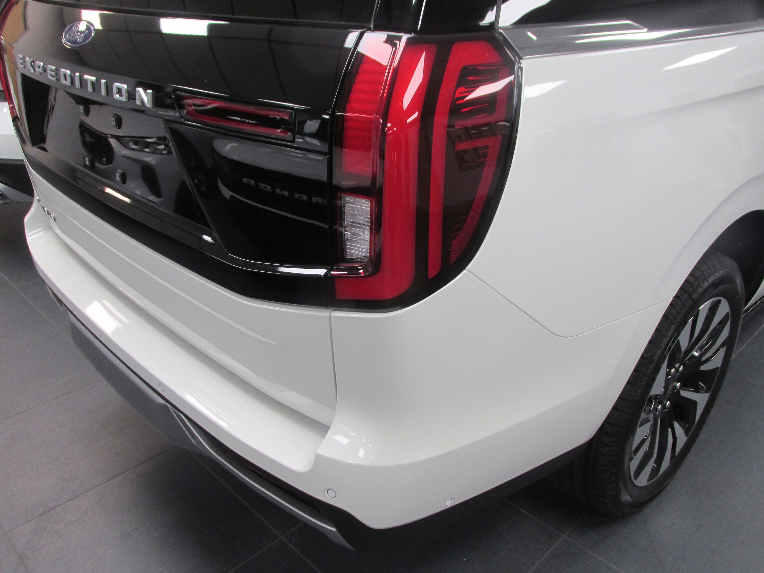 2025 Ford Expedition Platinum - Photo 10
