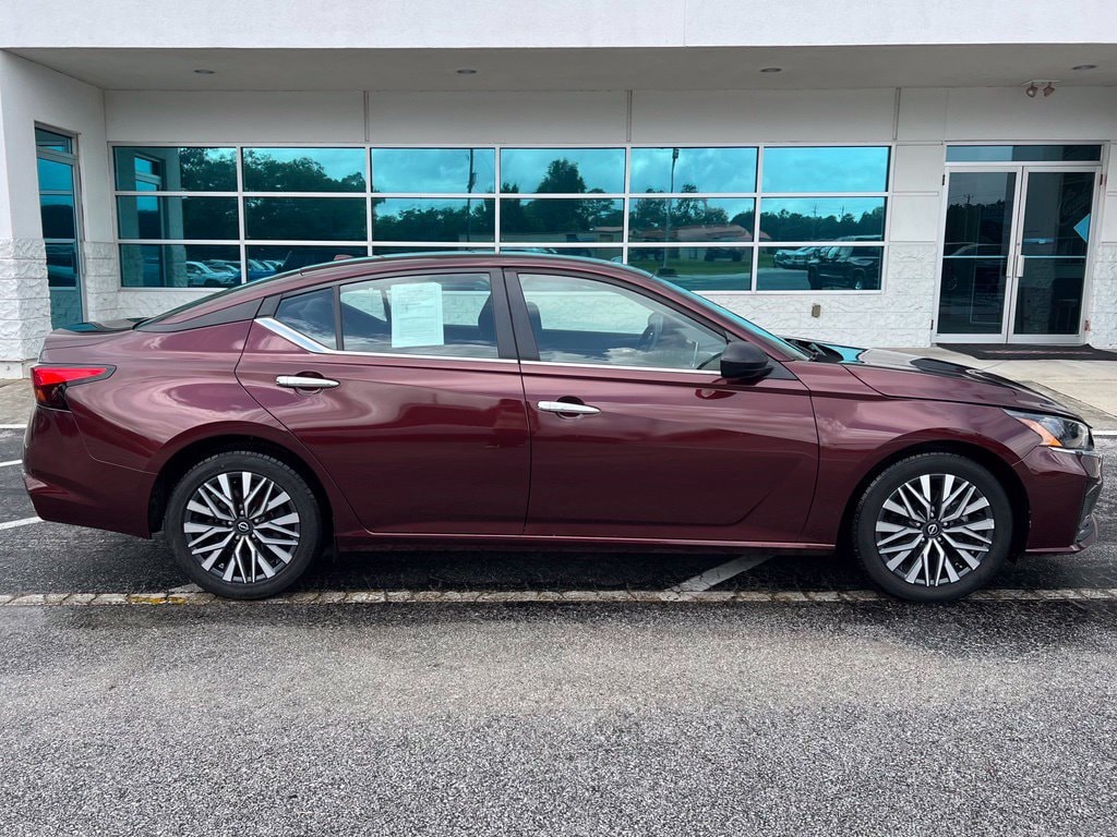 Used 2025 Nissan Altima SV Sedan
