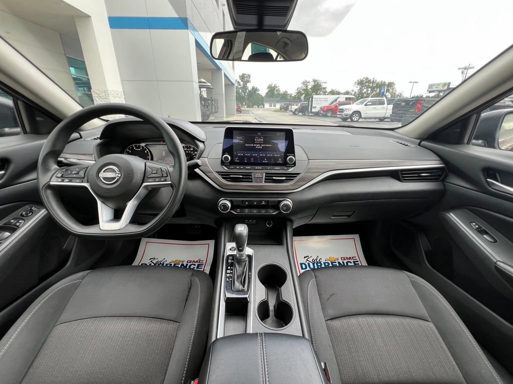 Used 2025 Nissan Altima SV Sedan